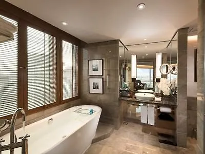 Conrad 5*